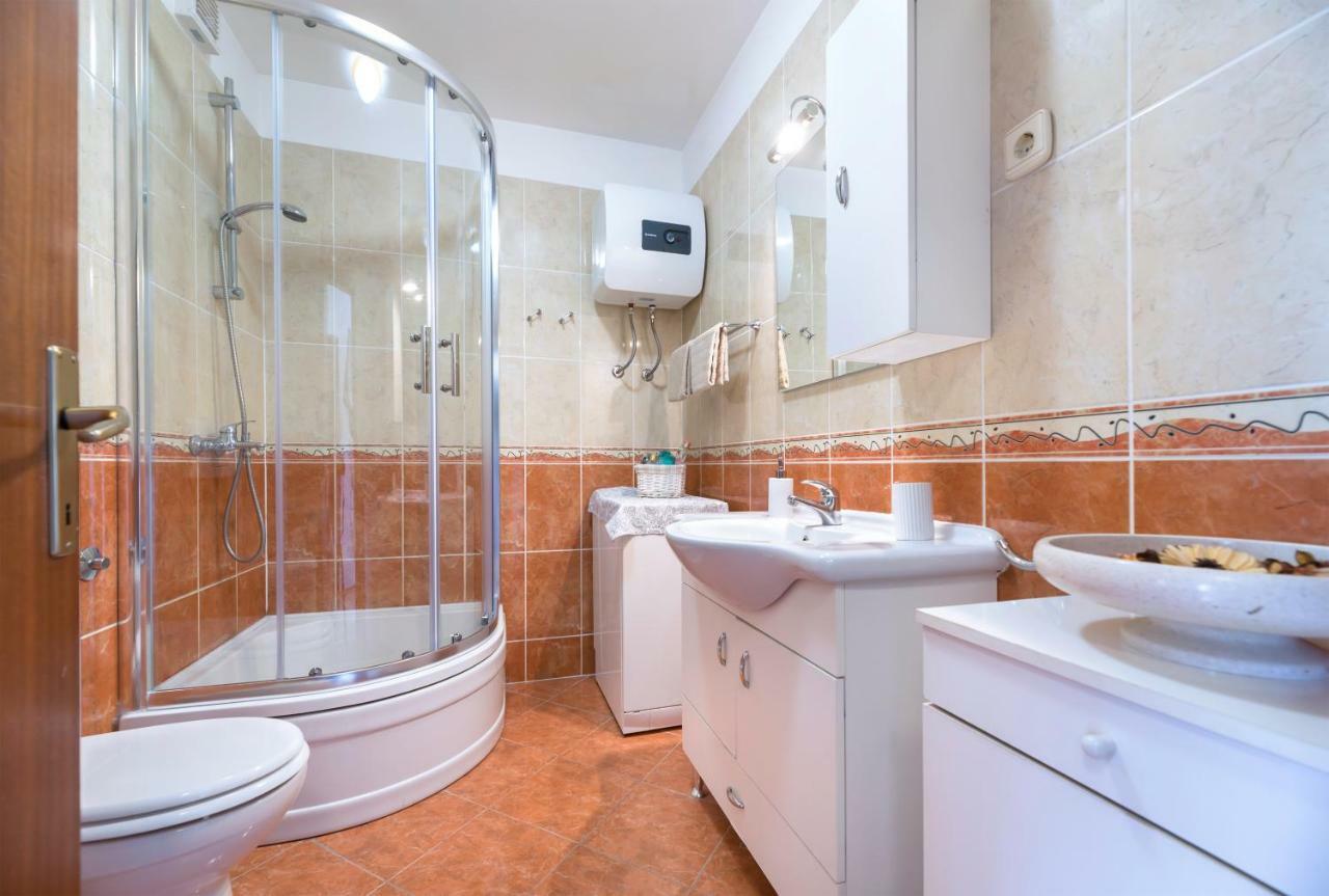 Apartment Kristina, Comfortable And Close To The Center Split Extérieur photo