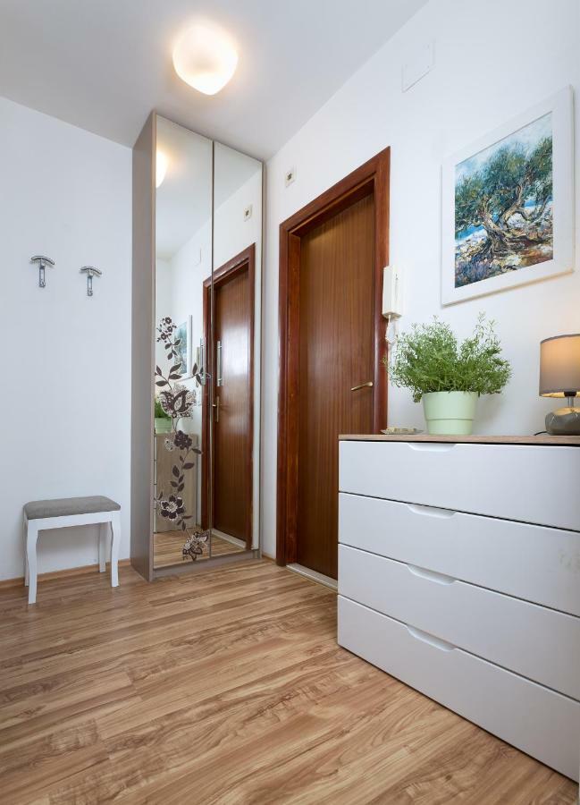 Apartment Kristina, Comfortable And Close To The Center Split Extérieur photo